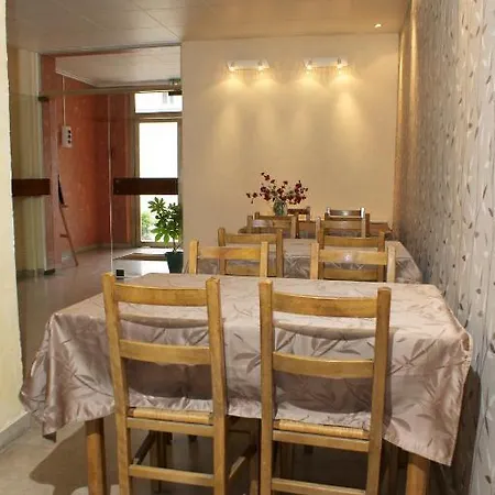 Le Lyon Hotel