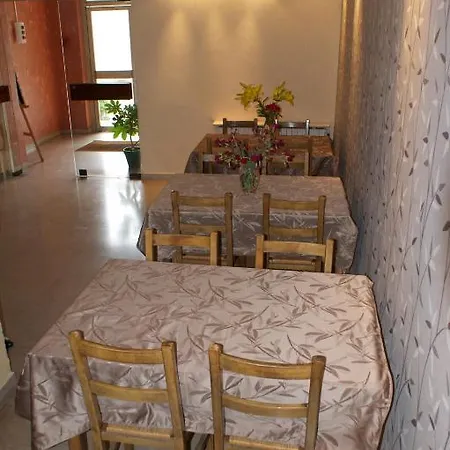 Hotel Le Lyon 2*