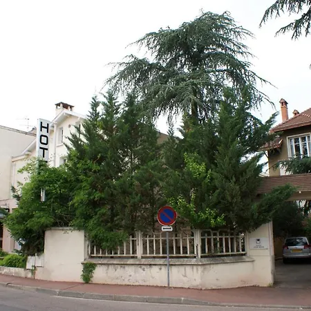Le Lyon Hotel 2*